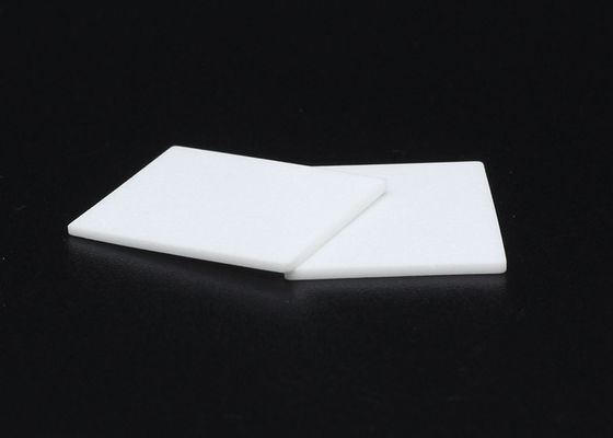 Doskonała izolacja 3.75g / cm3 Ceramiczna płyta z tlenku glinu